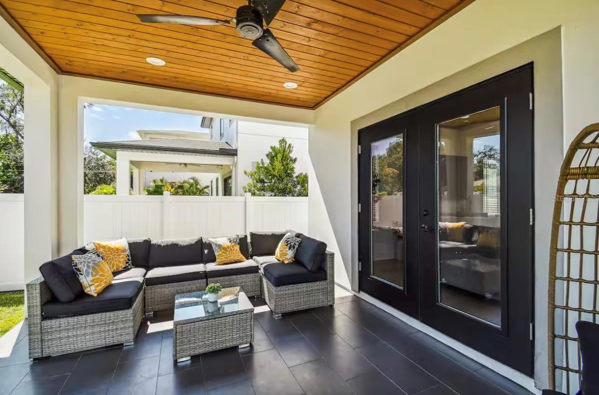 K & M ESTATES - Residential