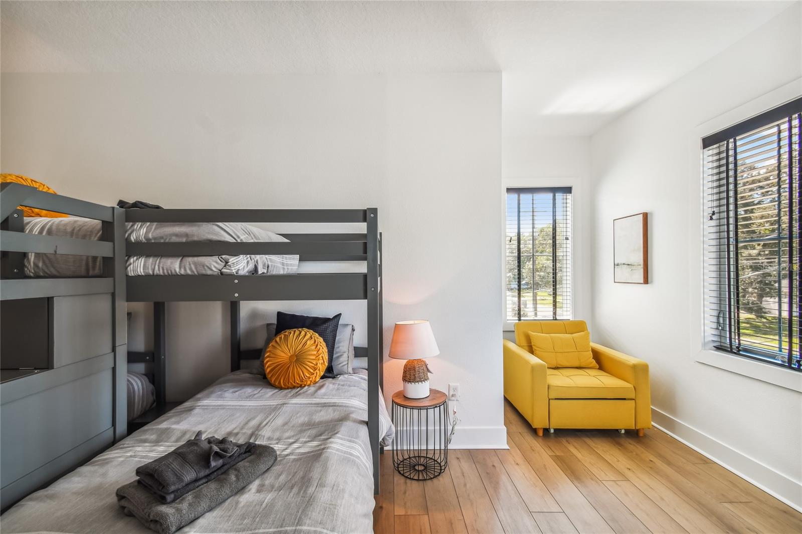 K & M ESTATES - Residential