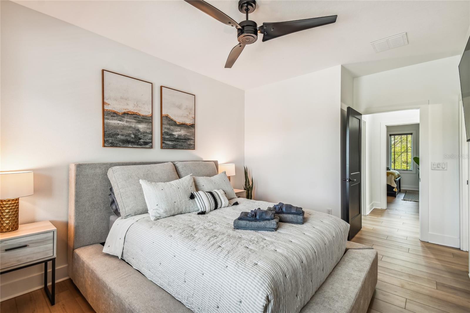 K & M ESTATES - Residential