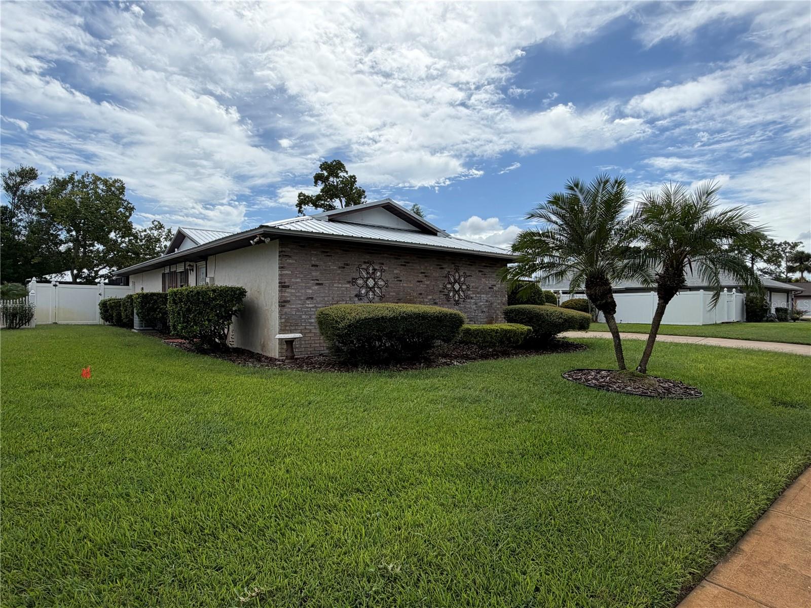 PINE LAKE - Residential
