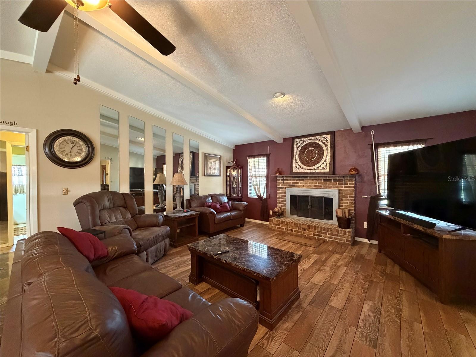 PINE LAKE - Residential
