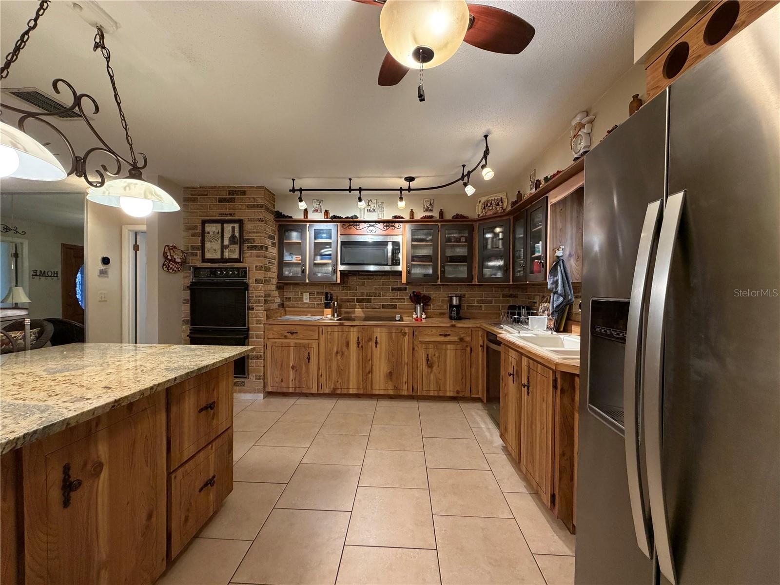 PINE LAKE - Residential