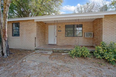 A home in DEBARY