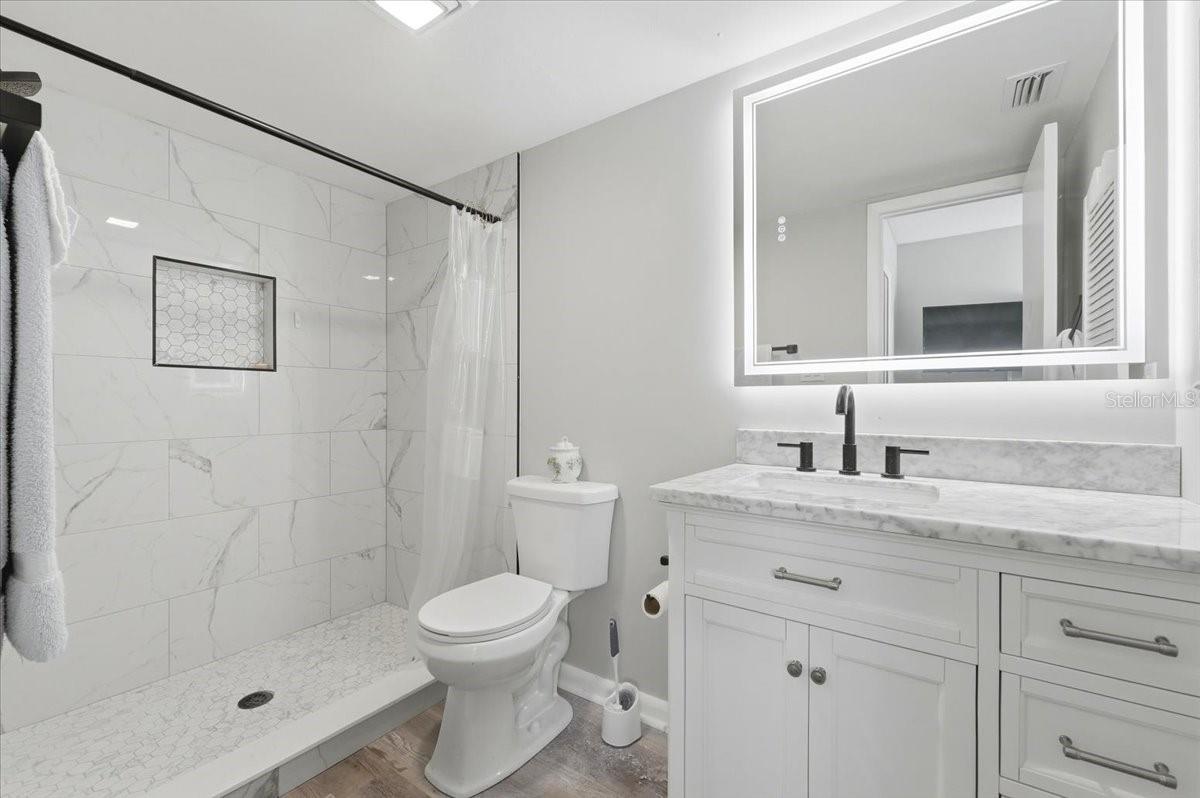 GRANADA LAND CONDO - Residential