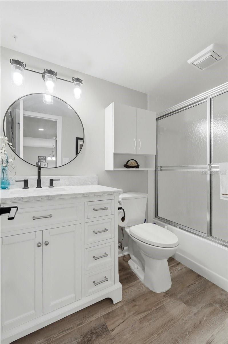 GRANADA LAND CONDO - Residential