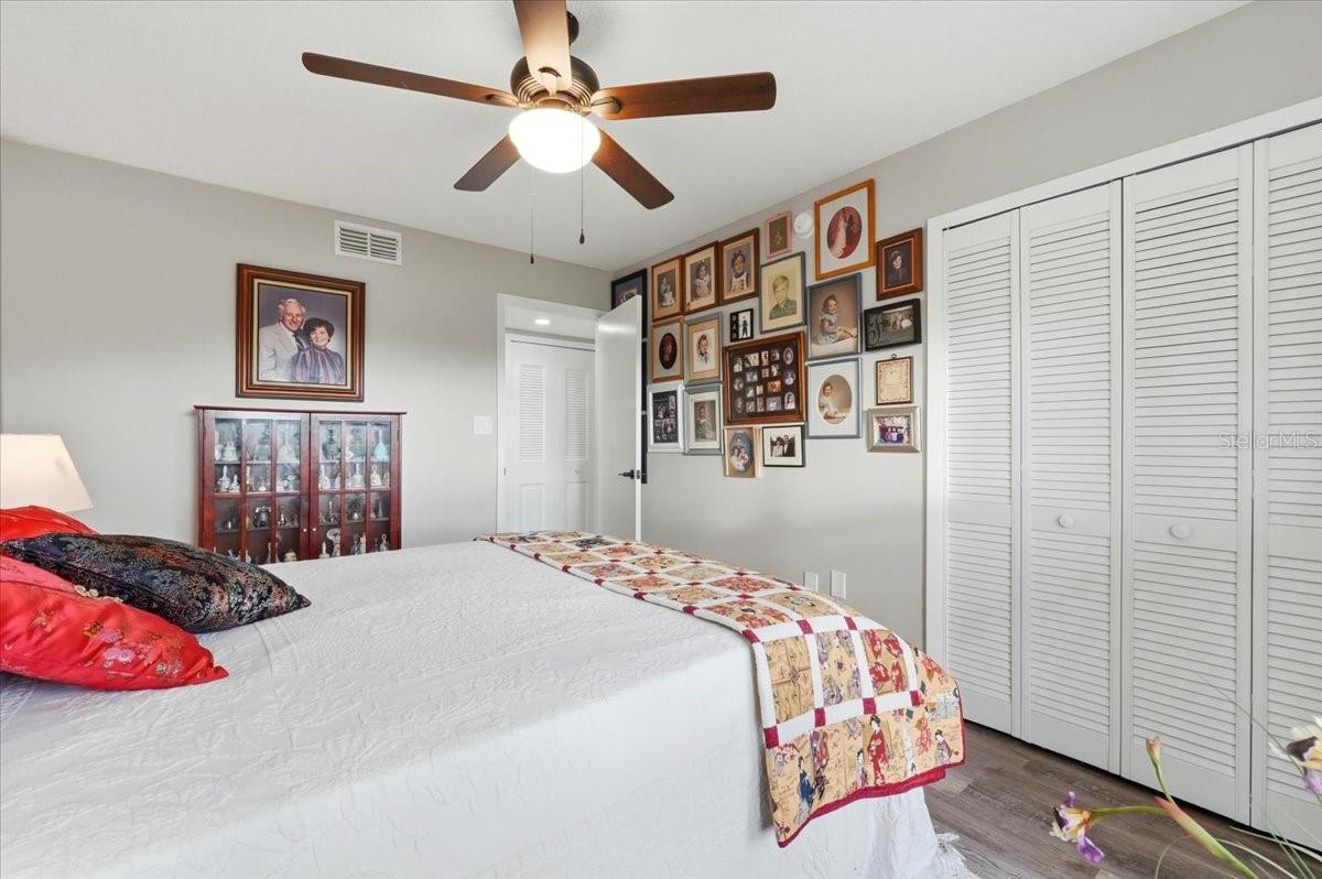 GRANADA LAND CONDO - Residential