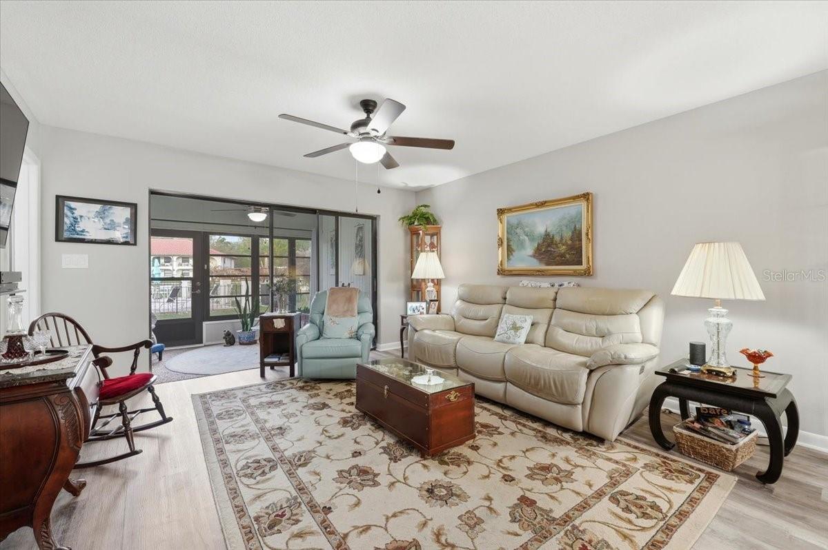 GRANADA LAND CONDO - Residential