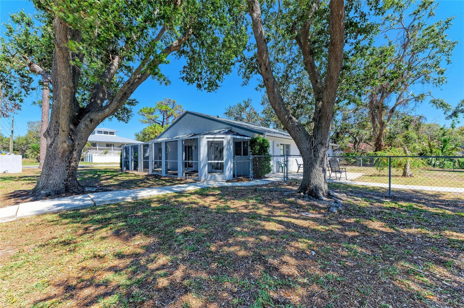 2402 SCENIC DRIVE