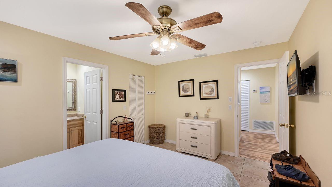 CURRY CREEK CONDO VILLA - Residential