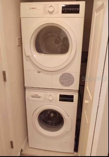 LAKESIDE CROSSING CONDO - Residential