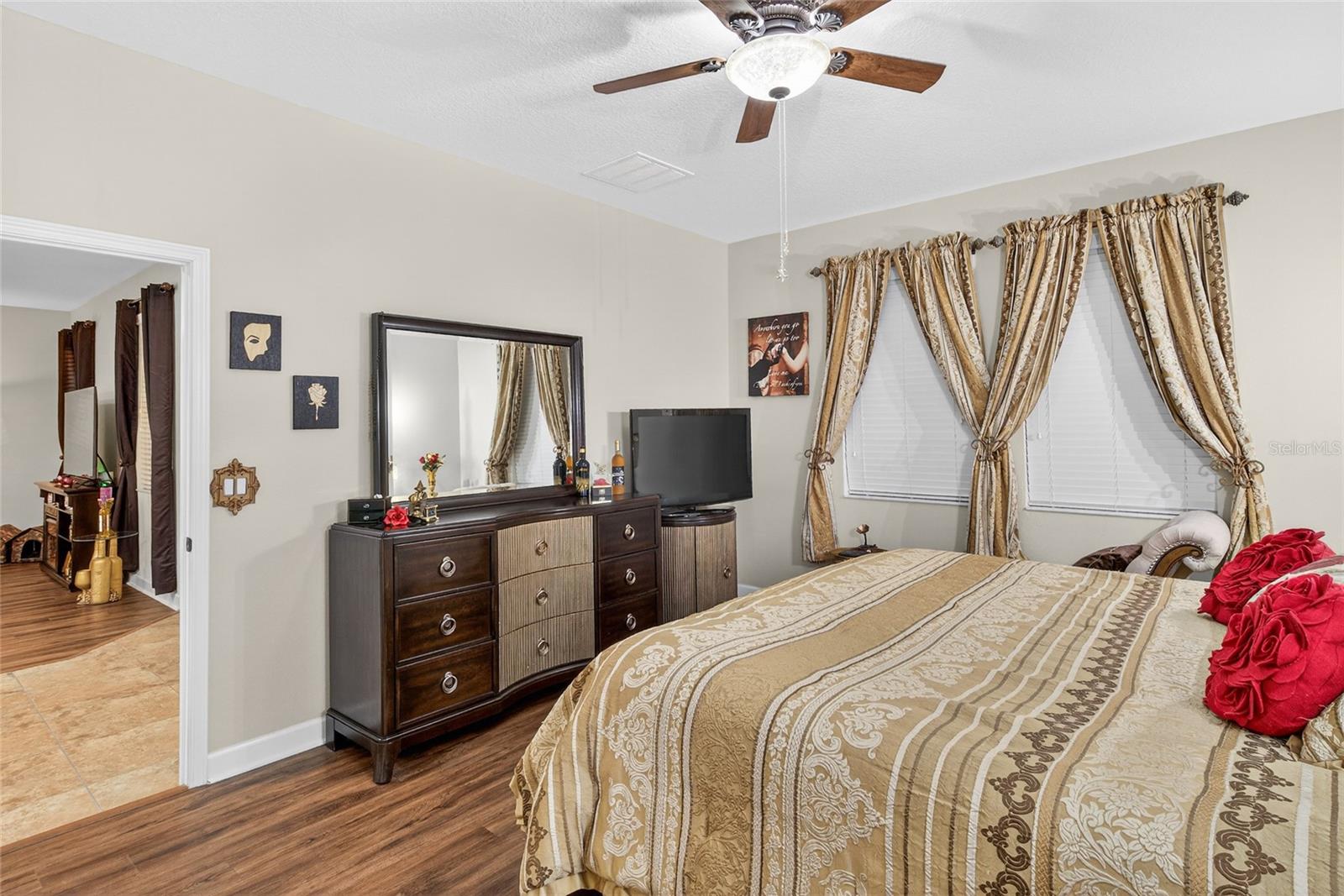 ALEXANDER RIDGE - Residential