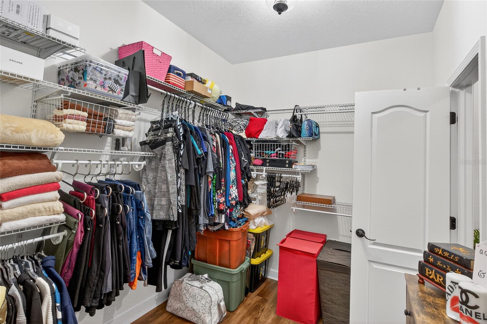 ALEXANDER RIDGE - Residential