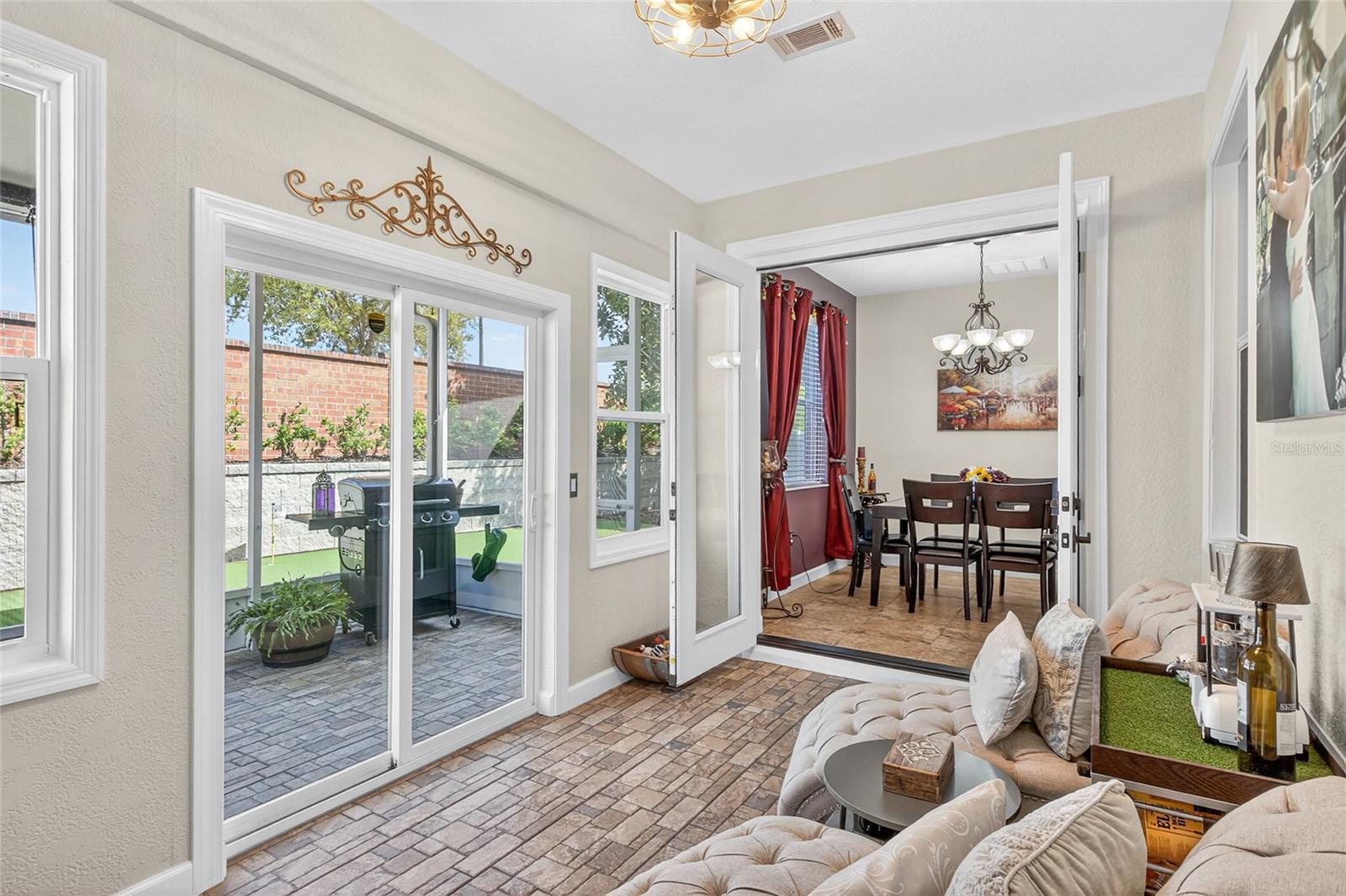 ALEXANDER RIDGE - Residential