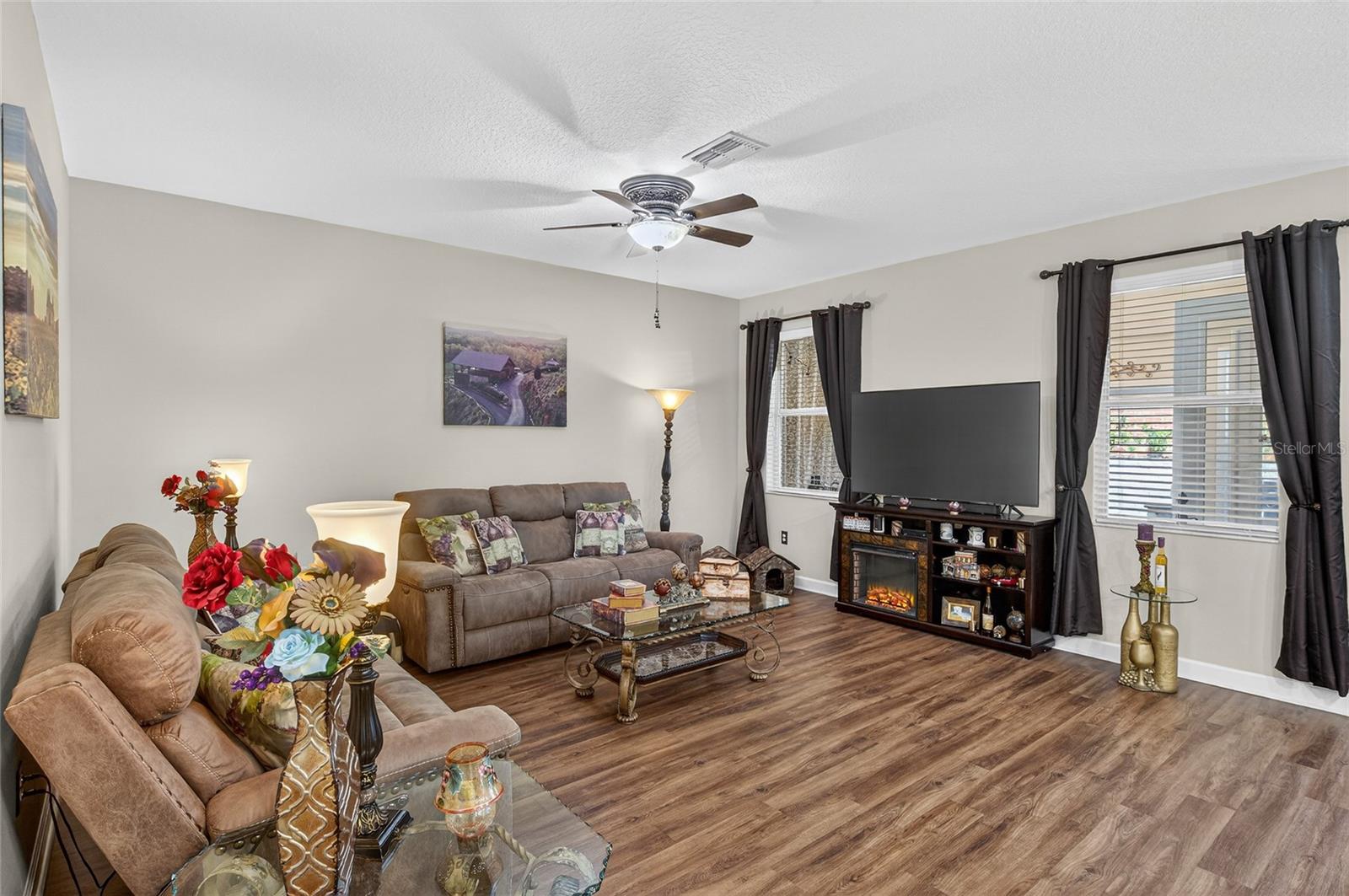 ALEXANDER RIDGE - Residential