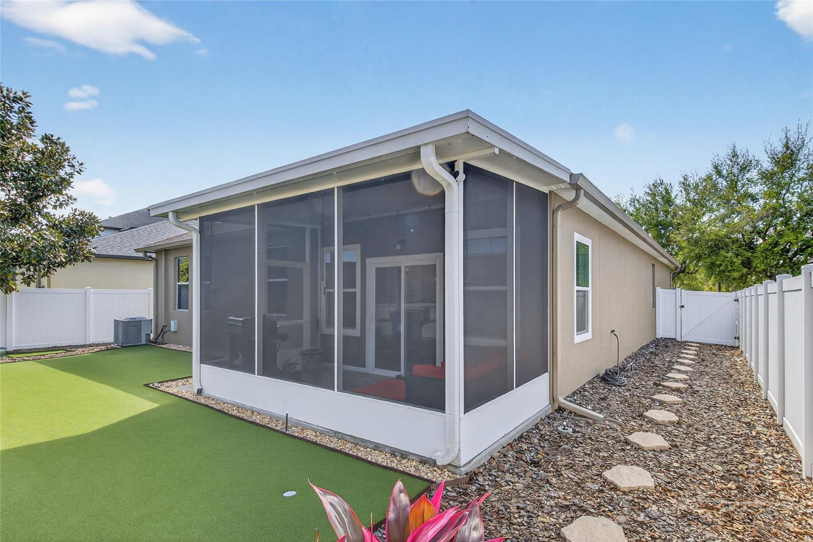 ALEXANDER RIDGE - Residential