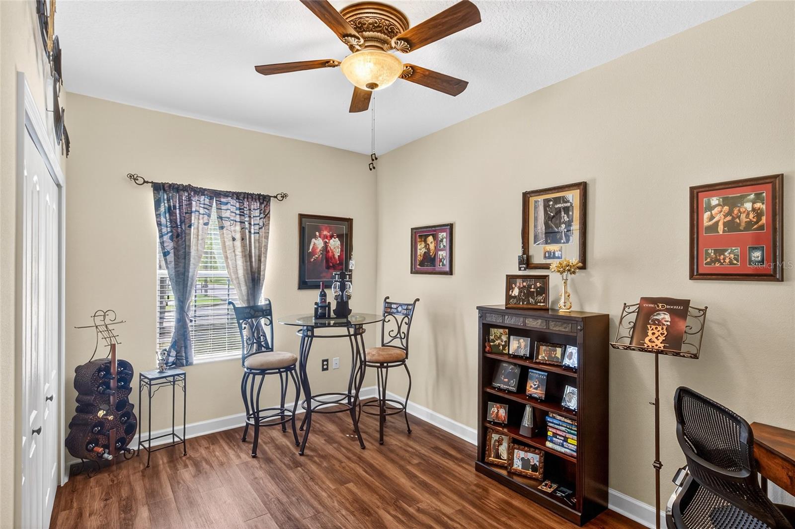 ALEXANDER RIDGE - Residential