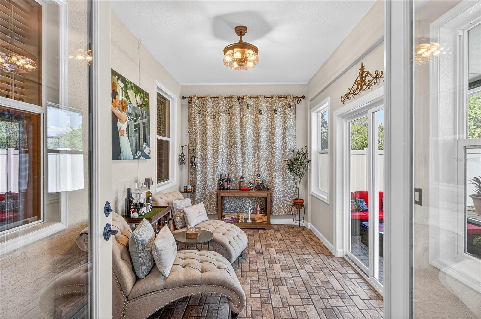 ALEXANDER RIDGE - Residential