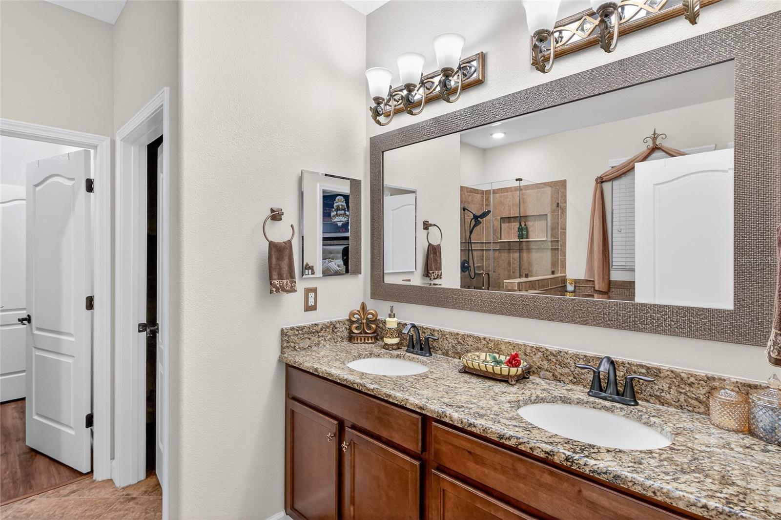 ALEXANDER RIDGE - Residential