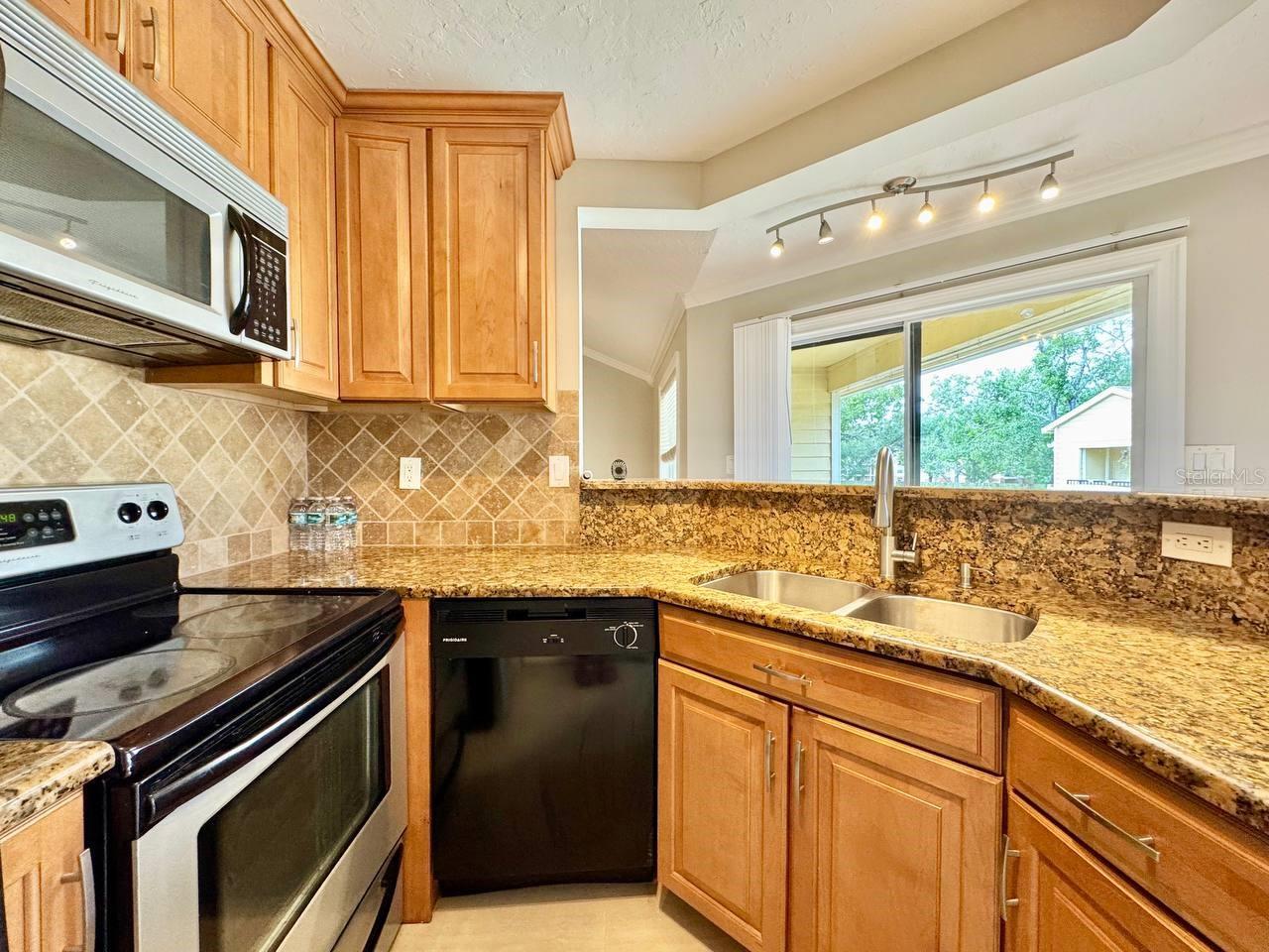 THE GRAND RESERVE CONDO - Residential Lease