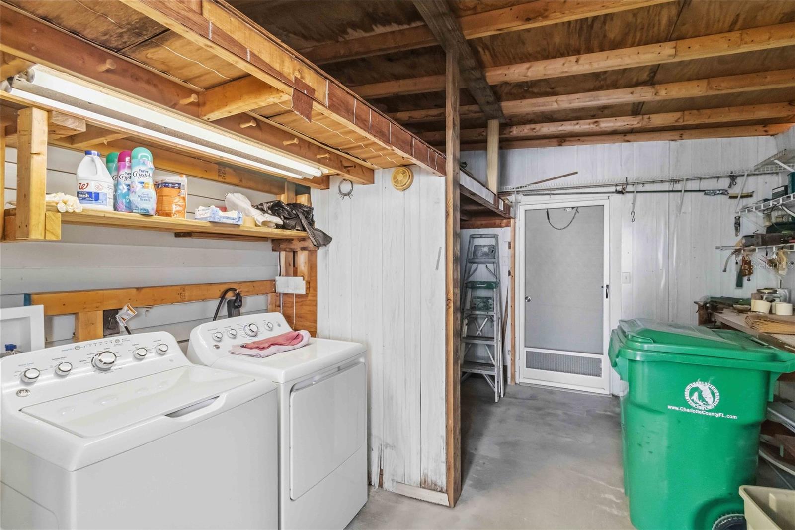 LEMON BAY ISLES PH 03 - Residential