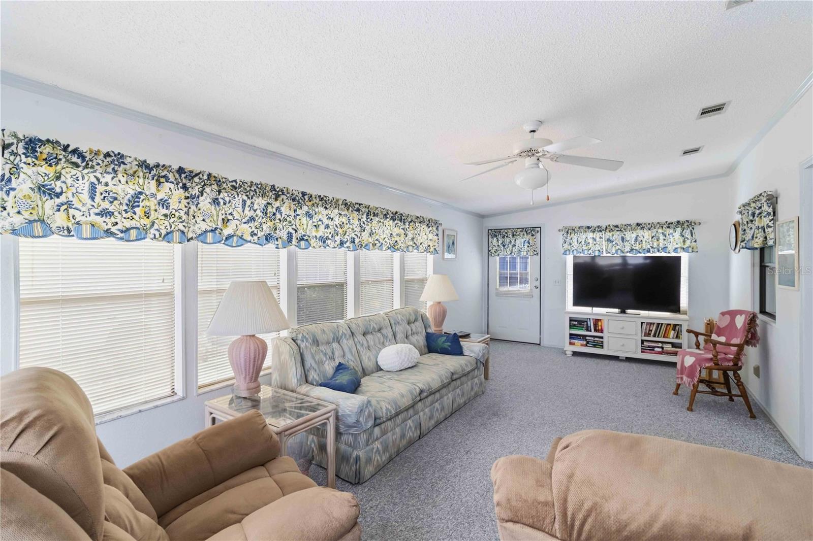 LEMON BAY ISLES PH 03 - Residential