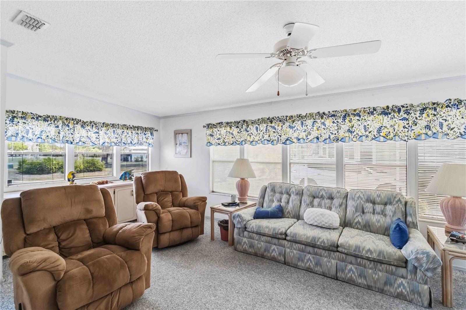 LEMON BAY ISLES PH 03 - Residential