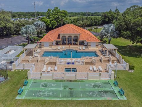 A home in WINTER HAVEN