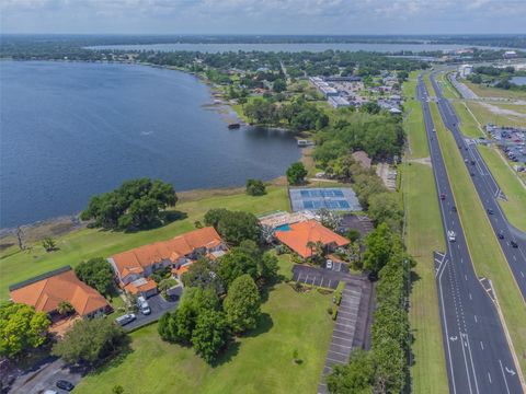 A home in WINTER HAVEN