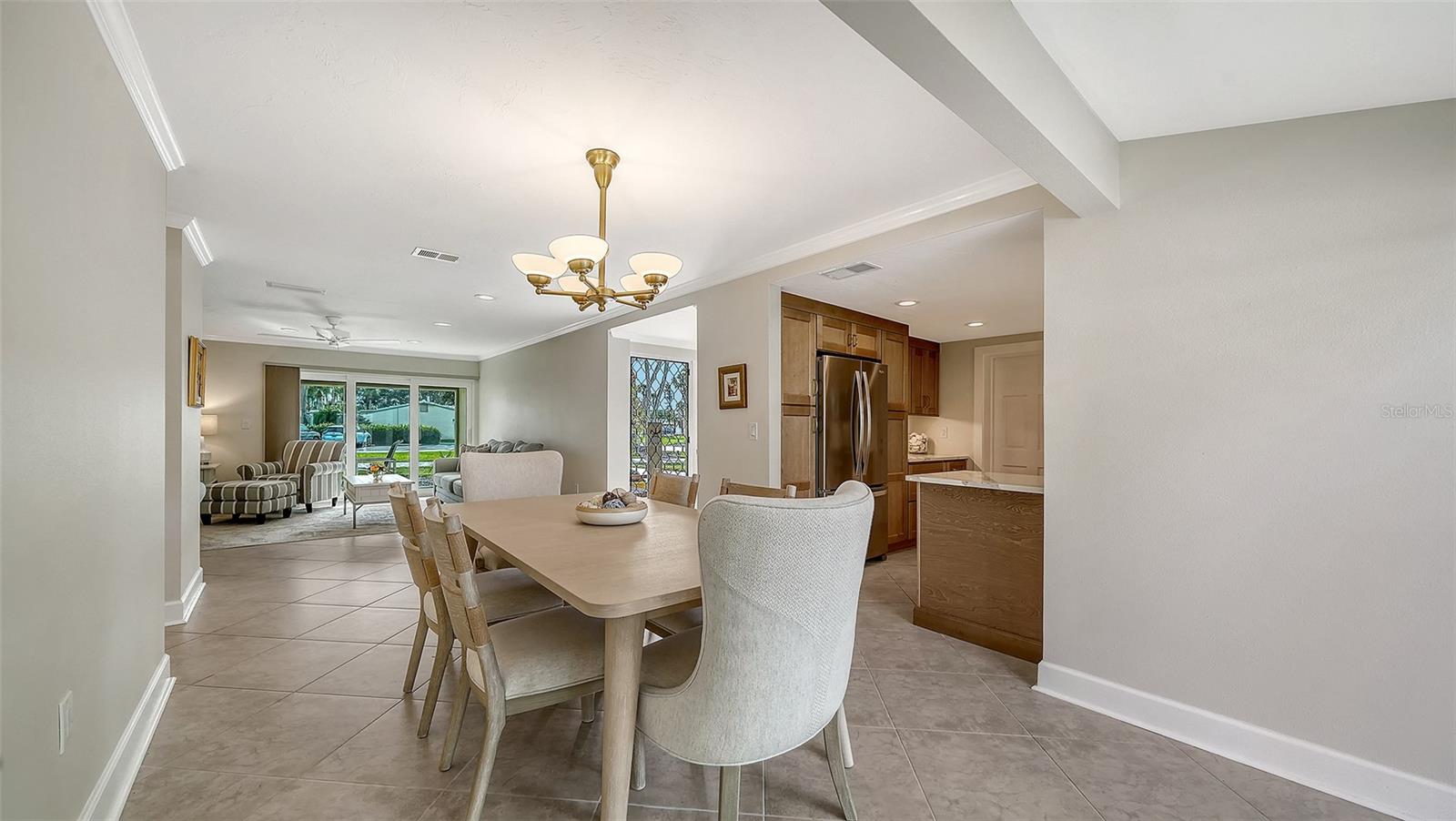 WHISPERING SANDS - Residential