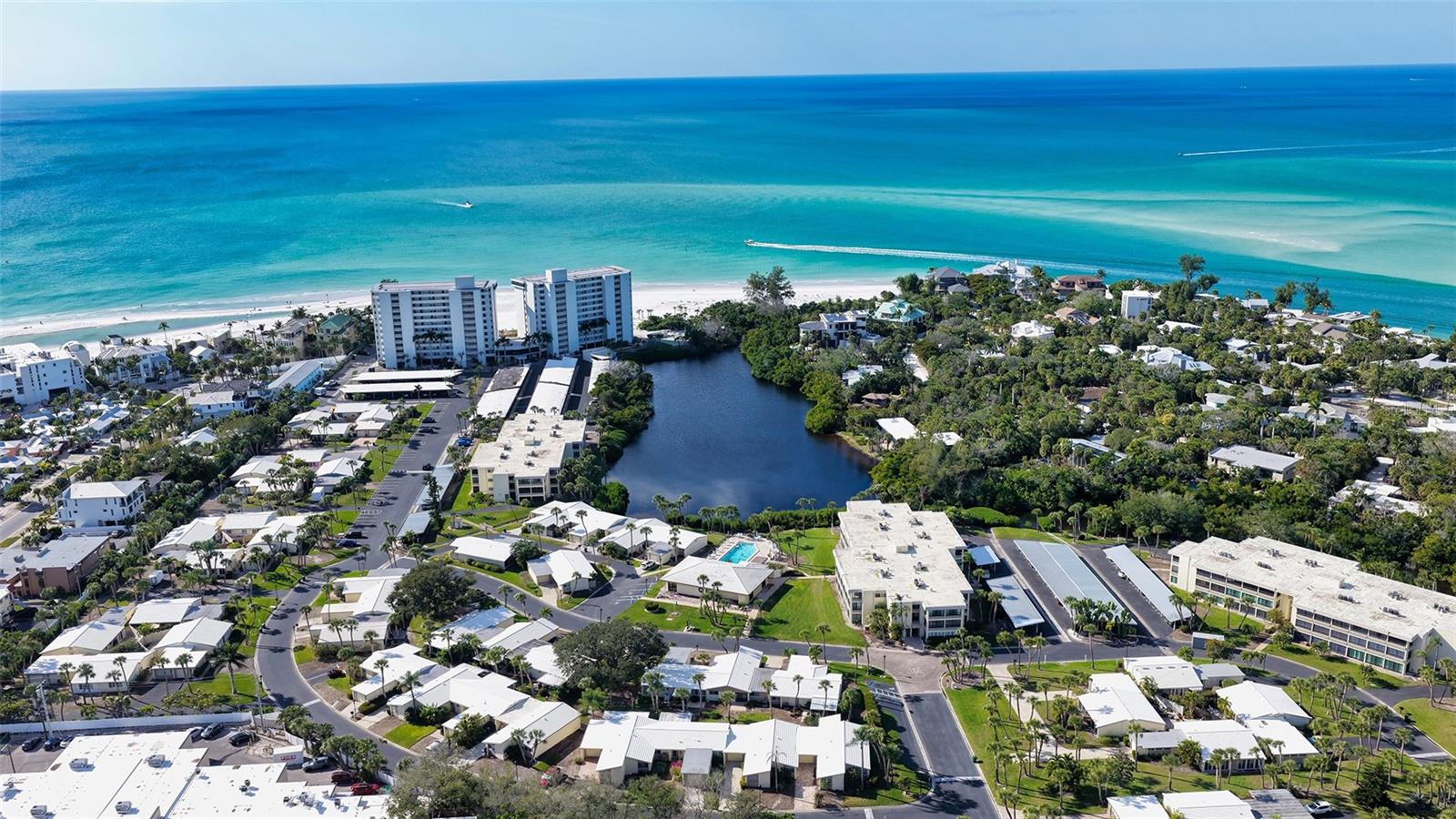 WHISPERING SANDS - Residential