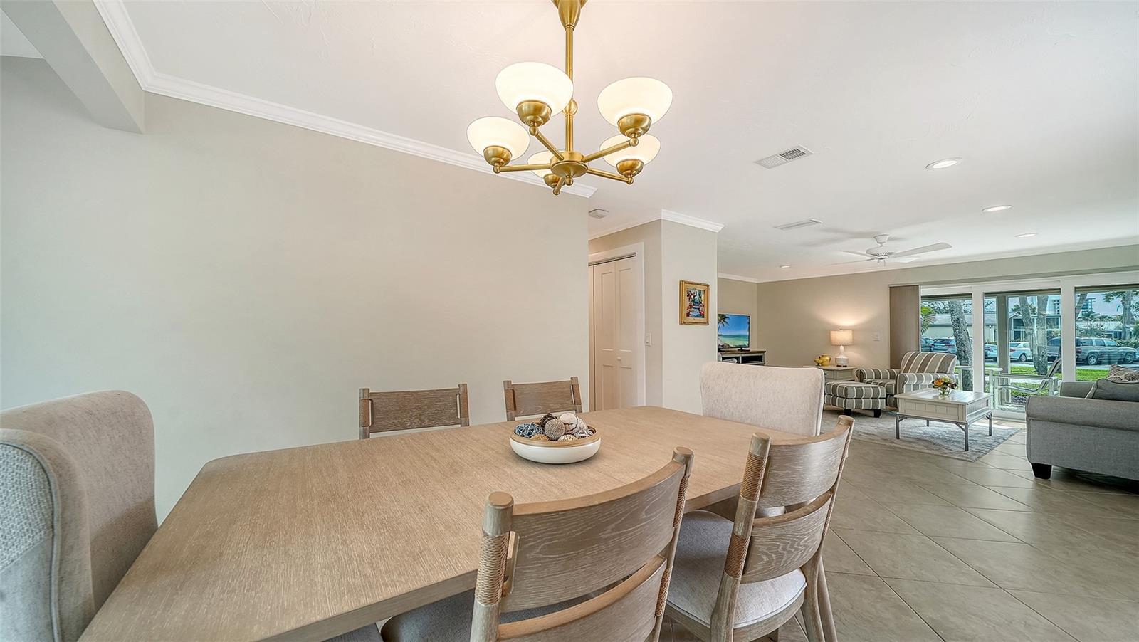 WHISPERING SANDS - Residential