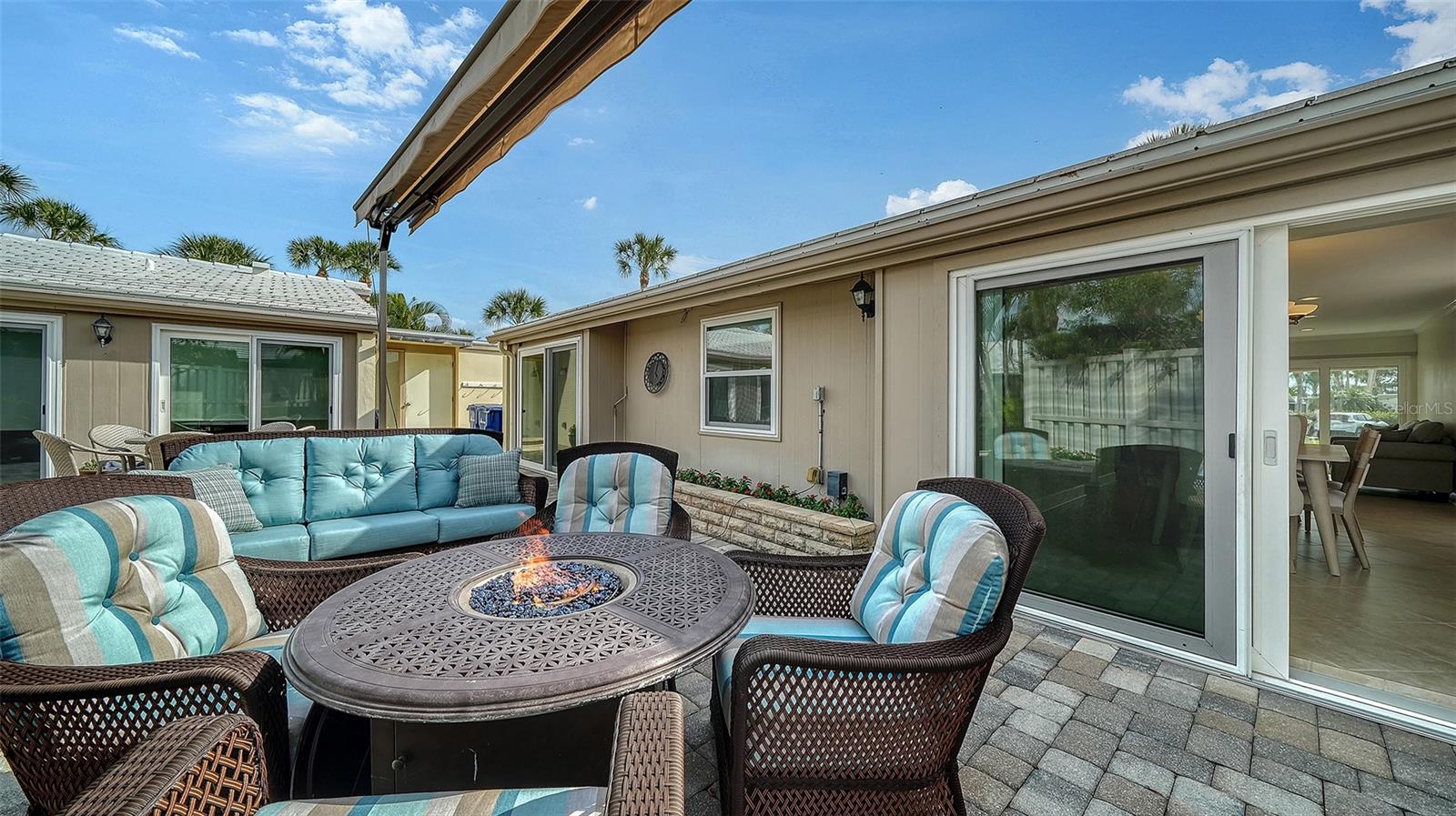 WHISPERING SANDS - Residential