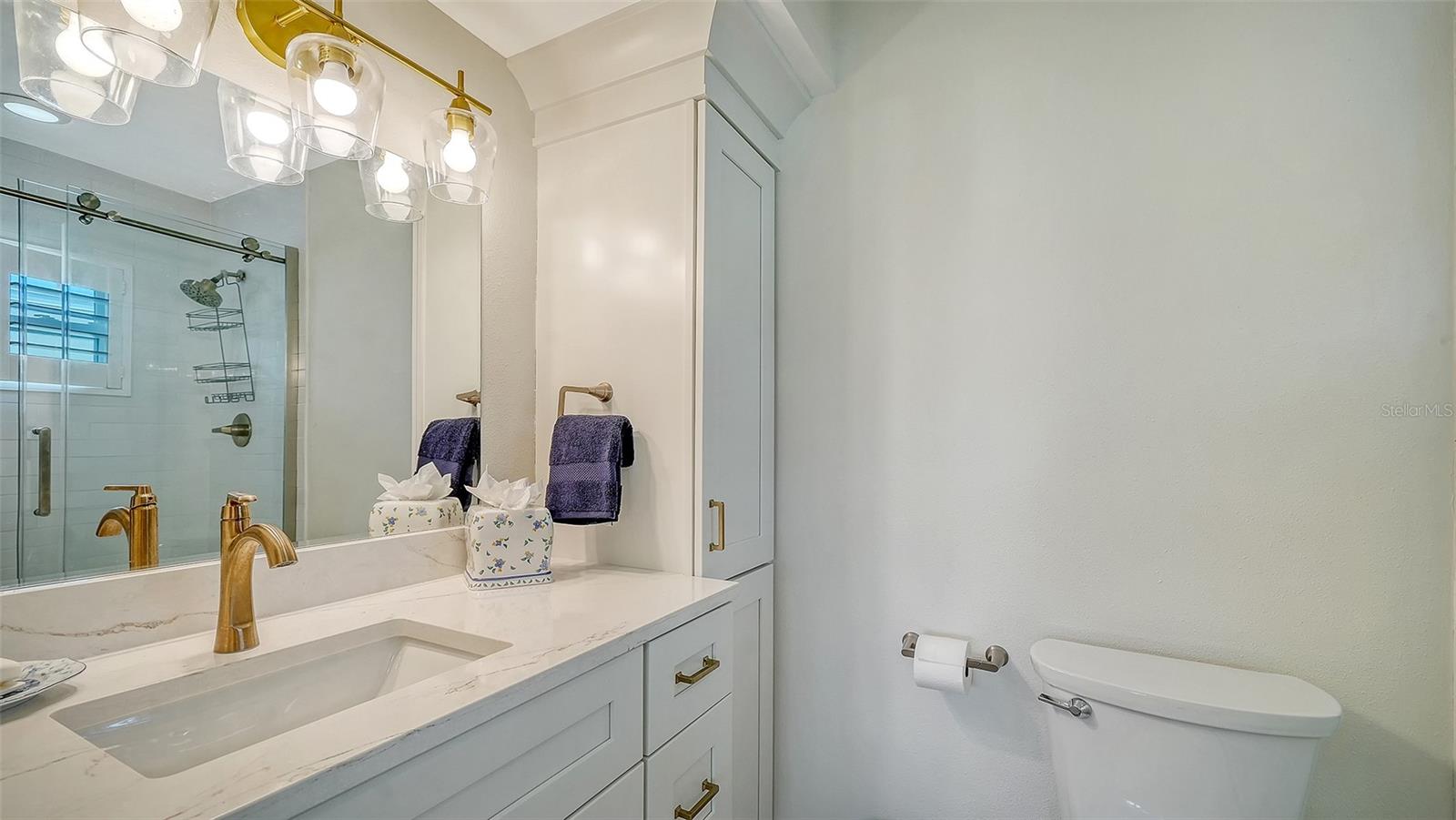 WHISPERING SANDS - Residential