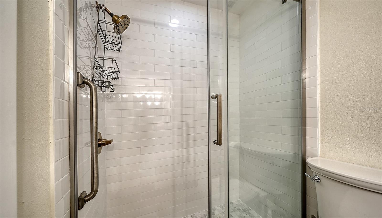 WHISPERING SANDS - Residential