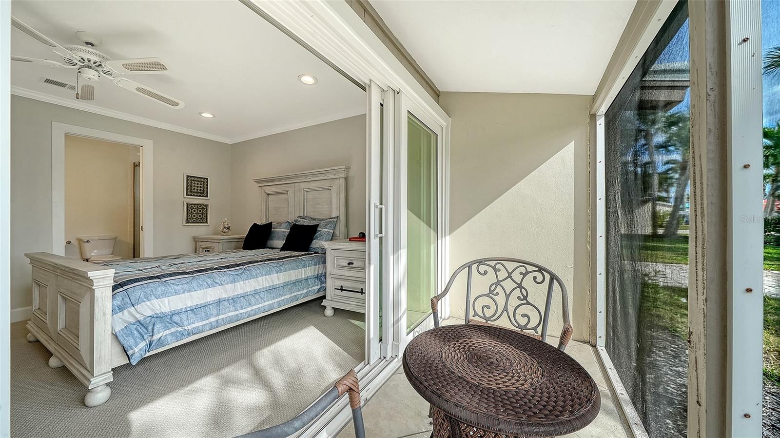 WHISPERING SANDS - Residential