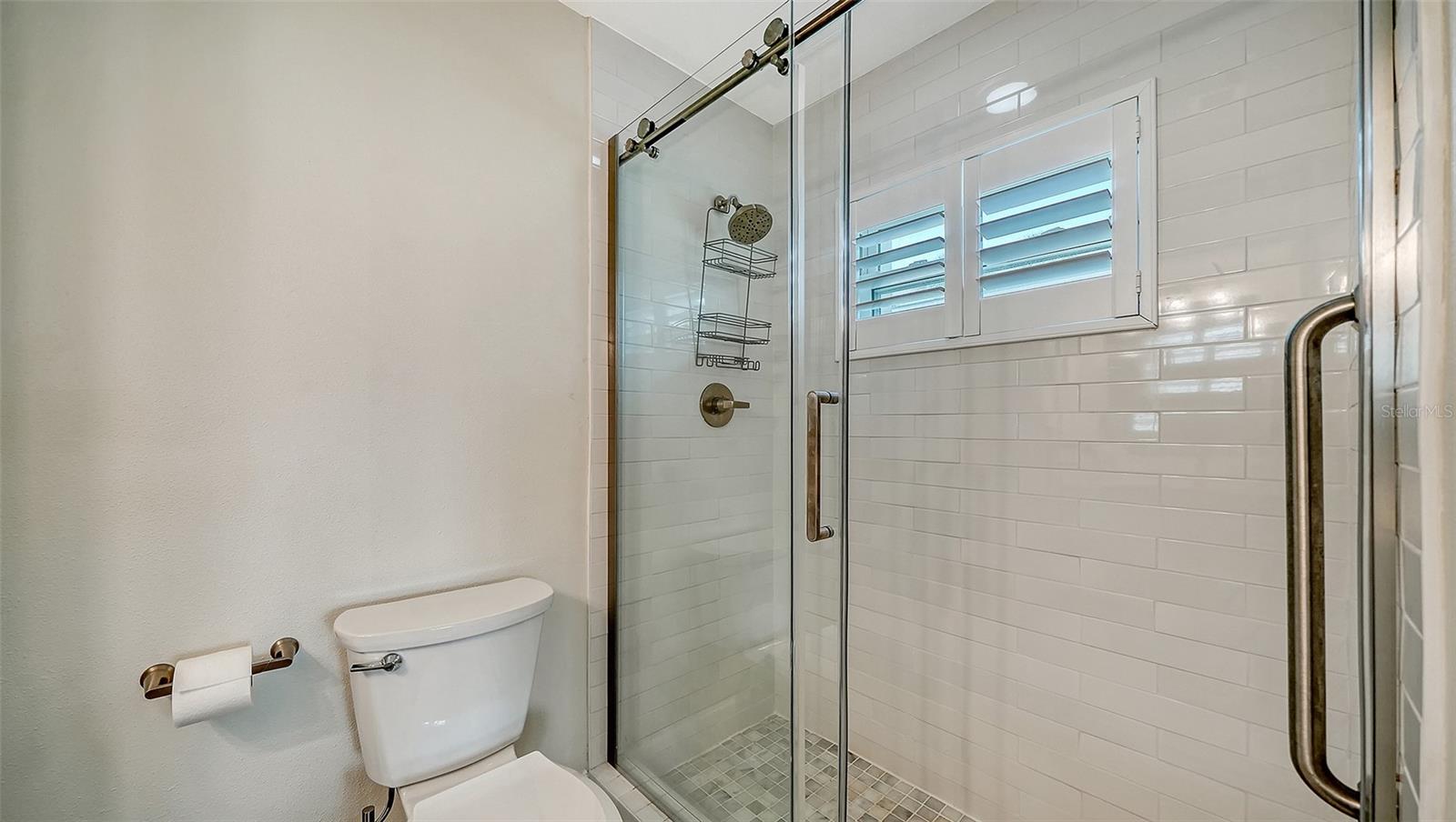 WHISPERING SANDS - Residential