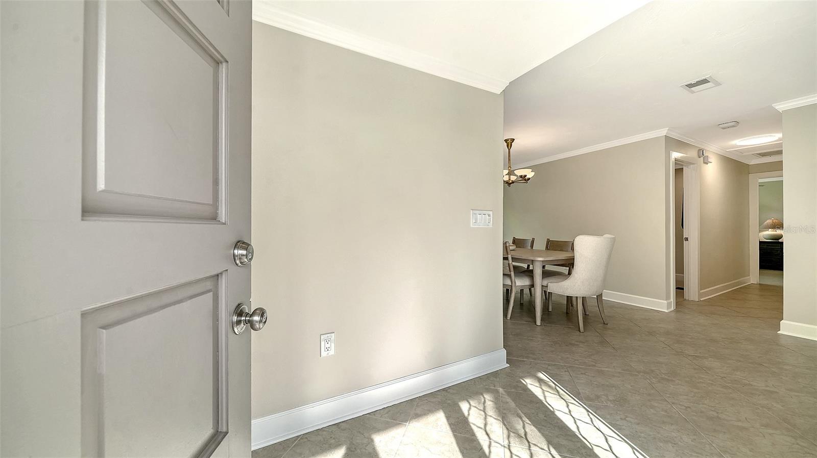 WHISPERING SANDS - Residential