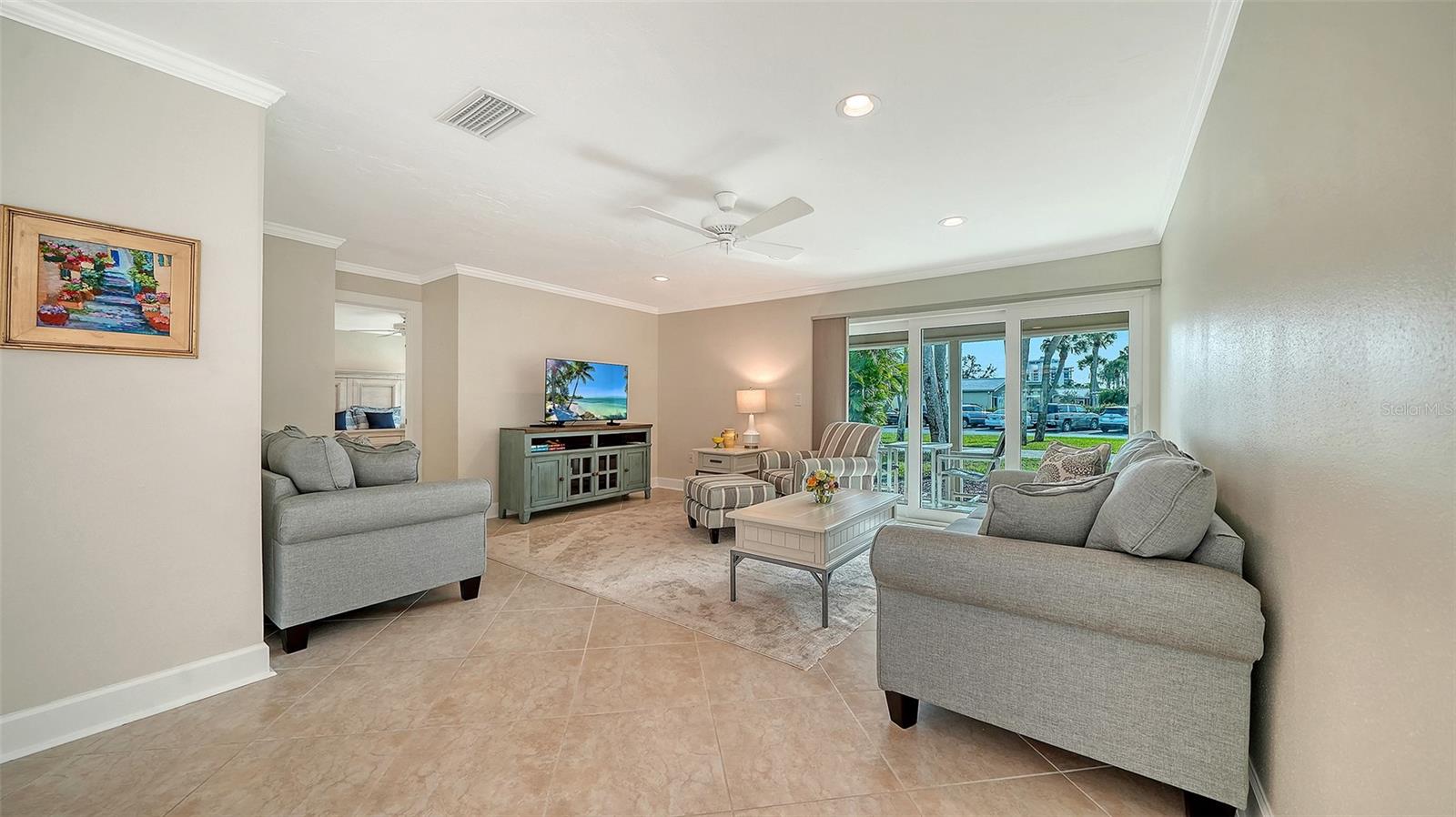 WHISPERING SANDS - Residential