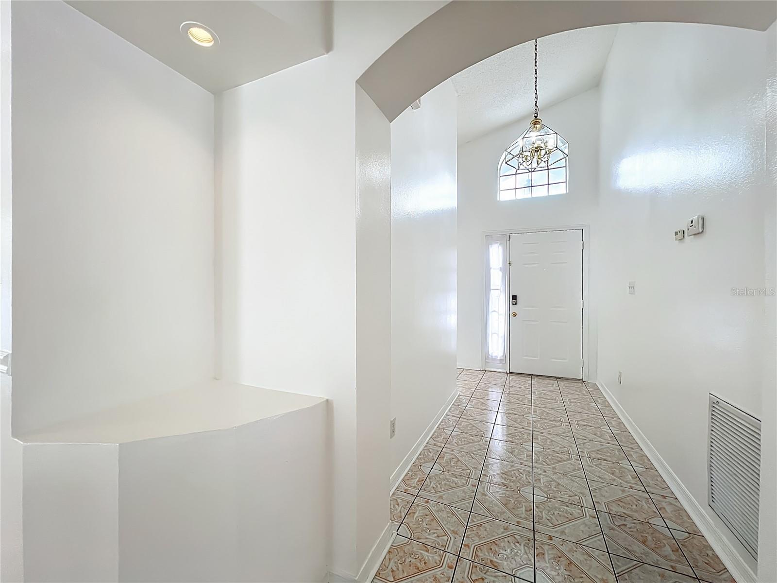 COUNTRY CHASE - Residential