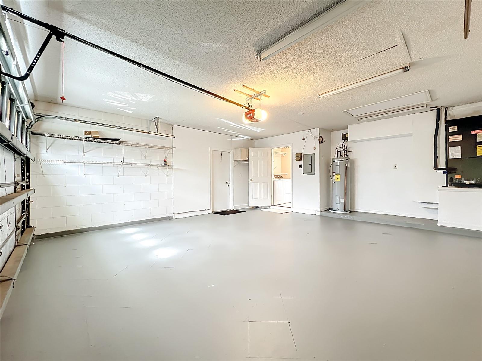 COUNTRY CHASE - Residential