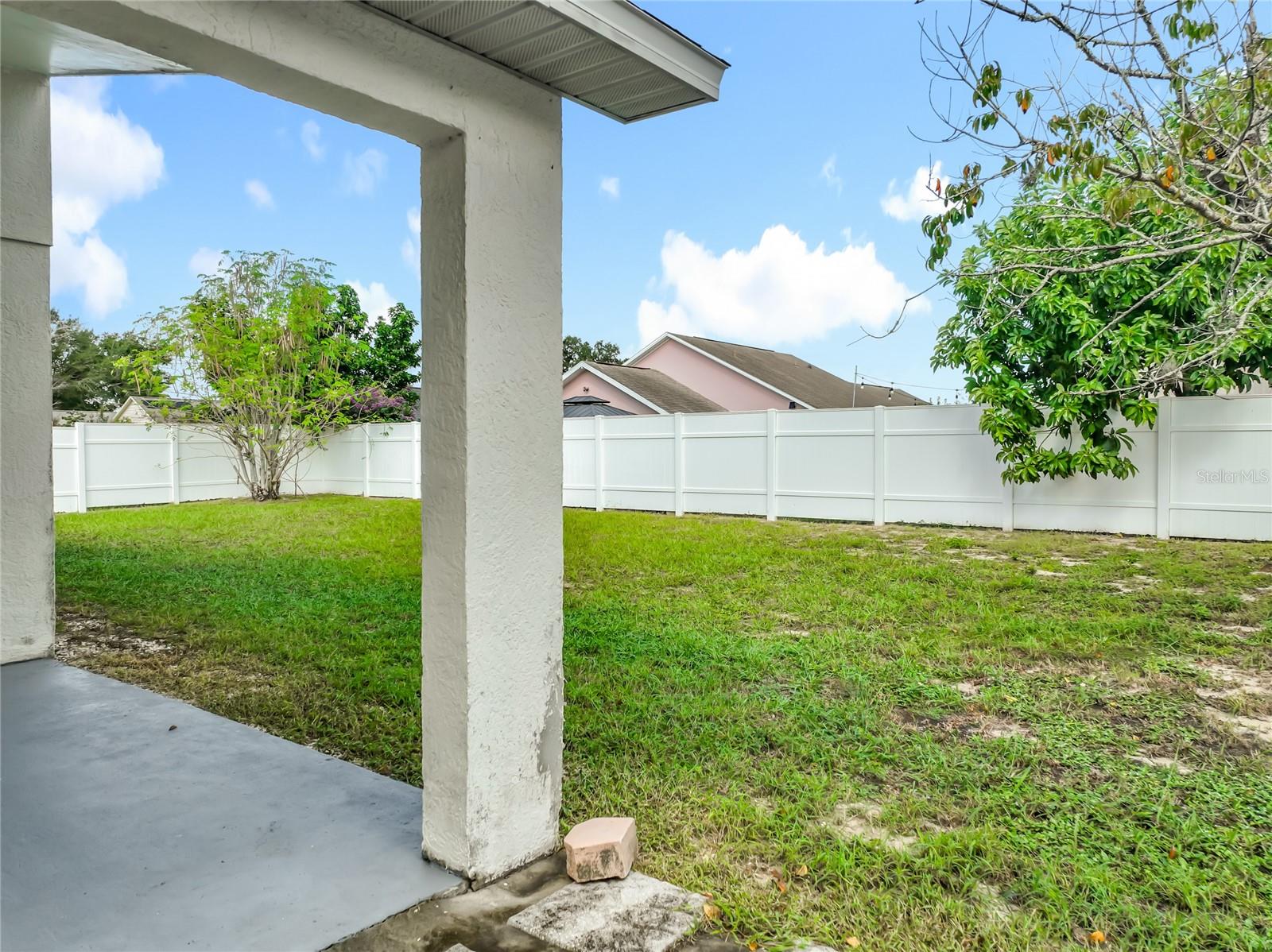 COUNTRY CHASE - Residential