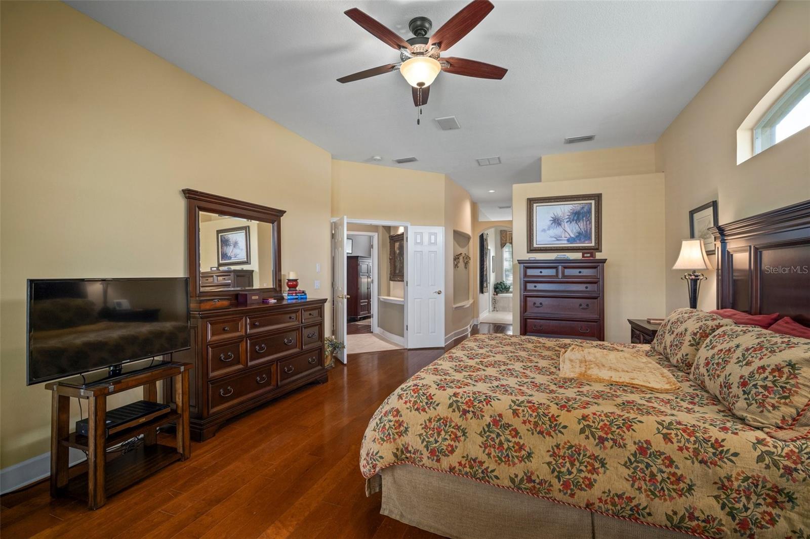 RIVER HILLS COUNTRY CLUB PARCE - Residential