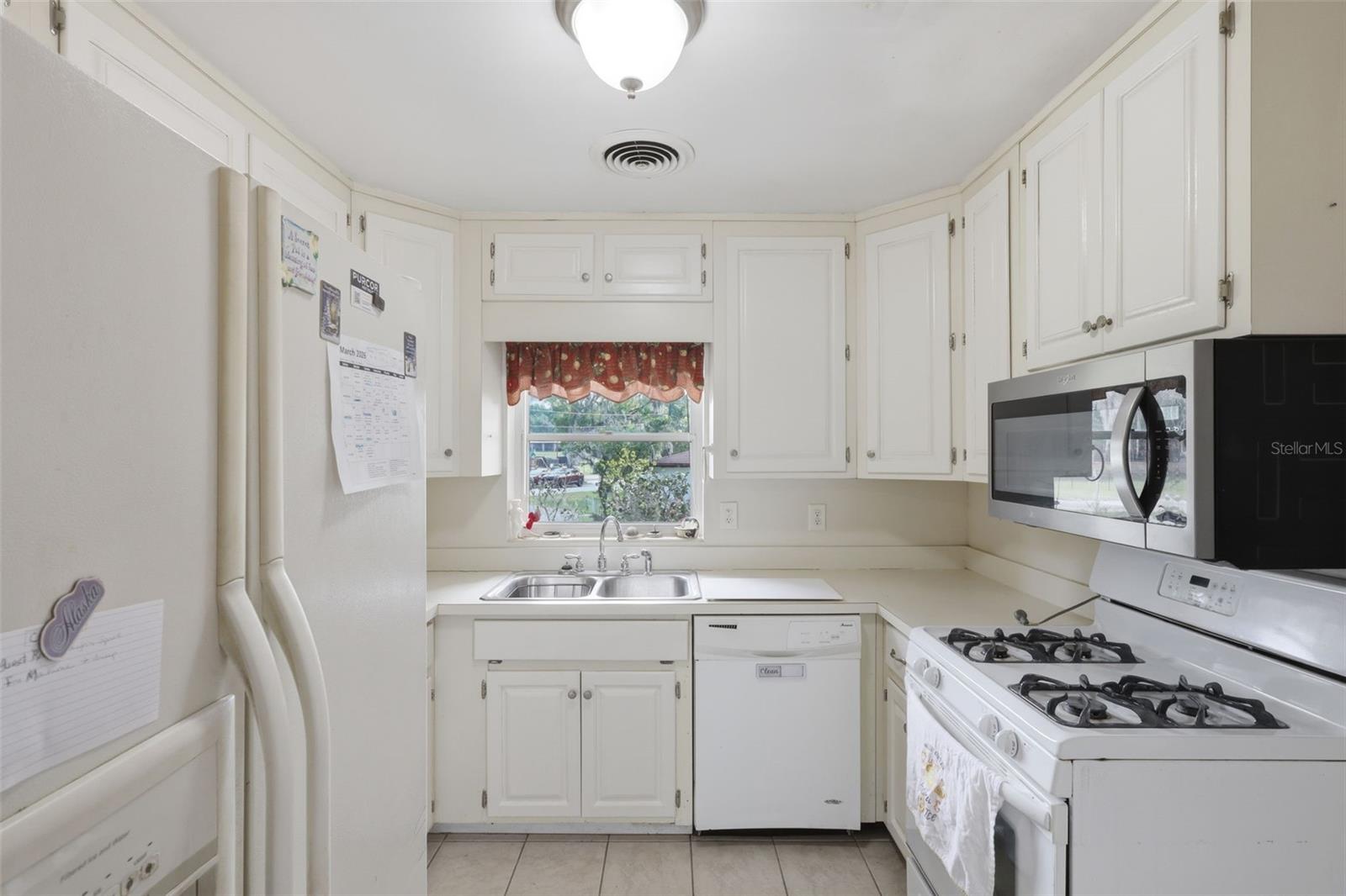 STIFFLERS LT 28 DUPONT & GAUDRY GRANT - Residential