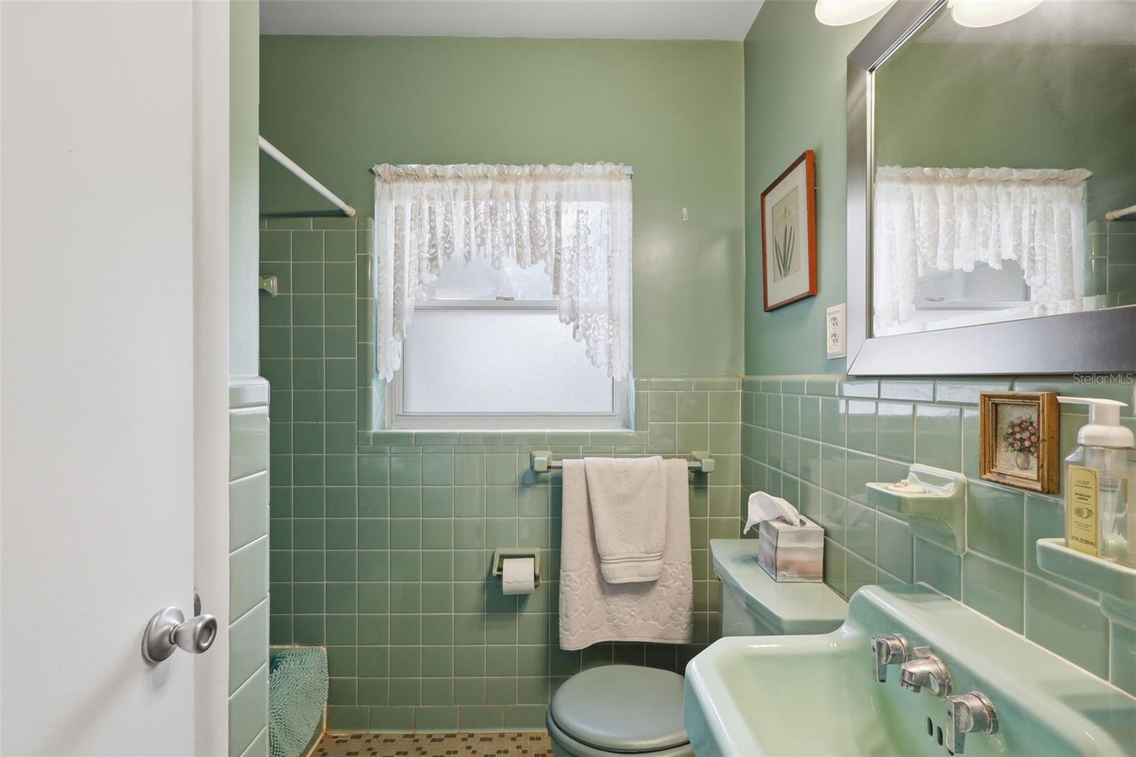 STIFFLERS LT 28 DUPONT & GAUDRY GRANT - Residential