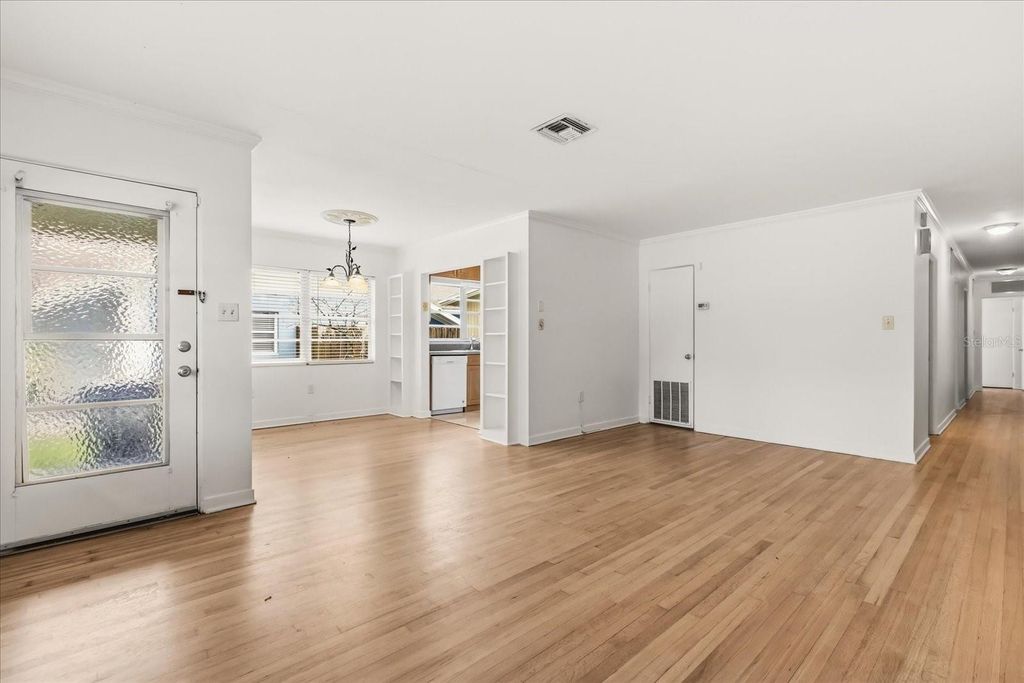 Photo of 1041 N Thornton Avenue, Orlando, FL 32803 (MLS # O6366360)