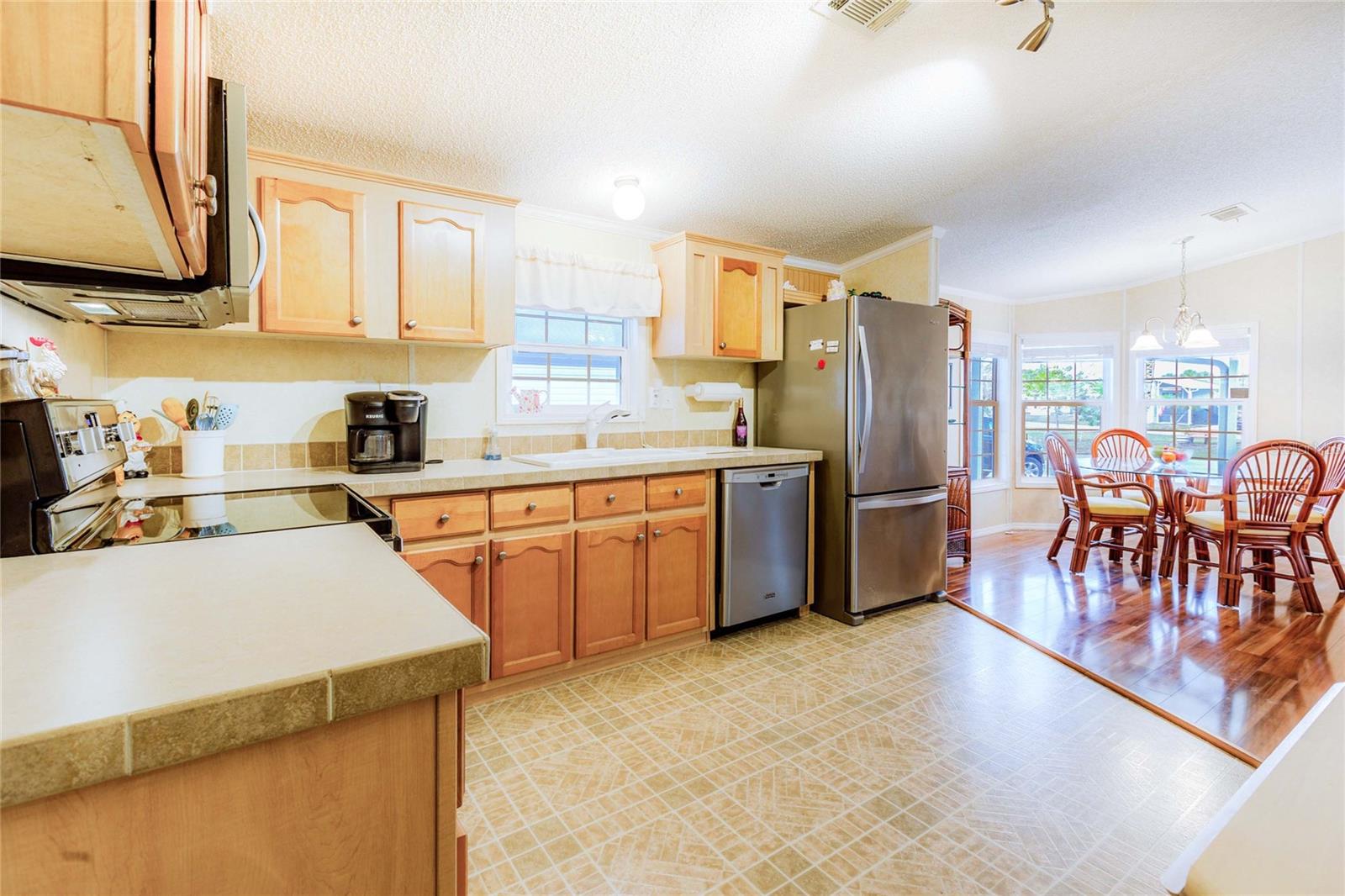 MAPLE LEAF ESTATE - Residential