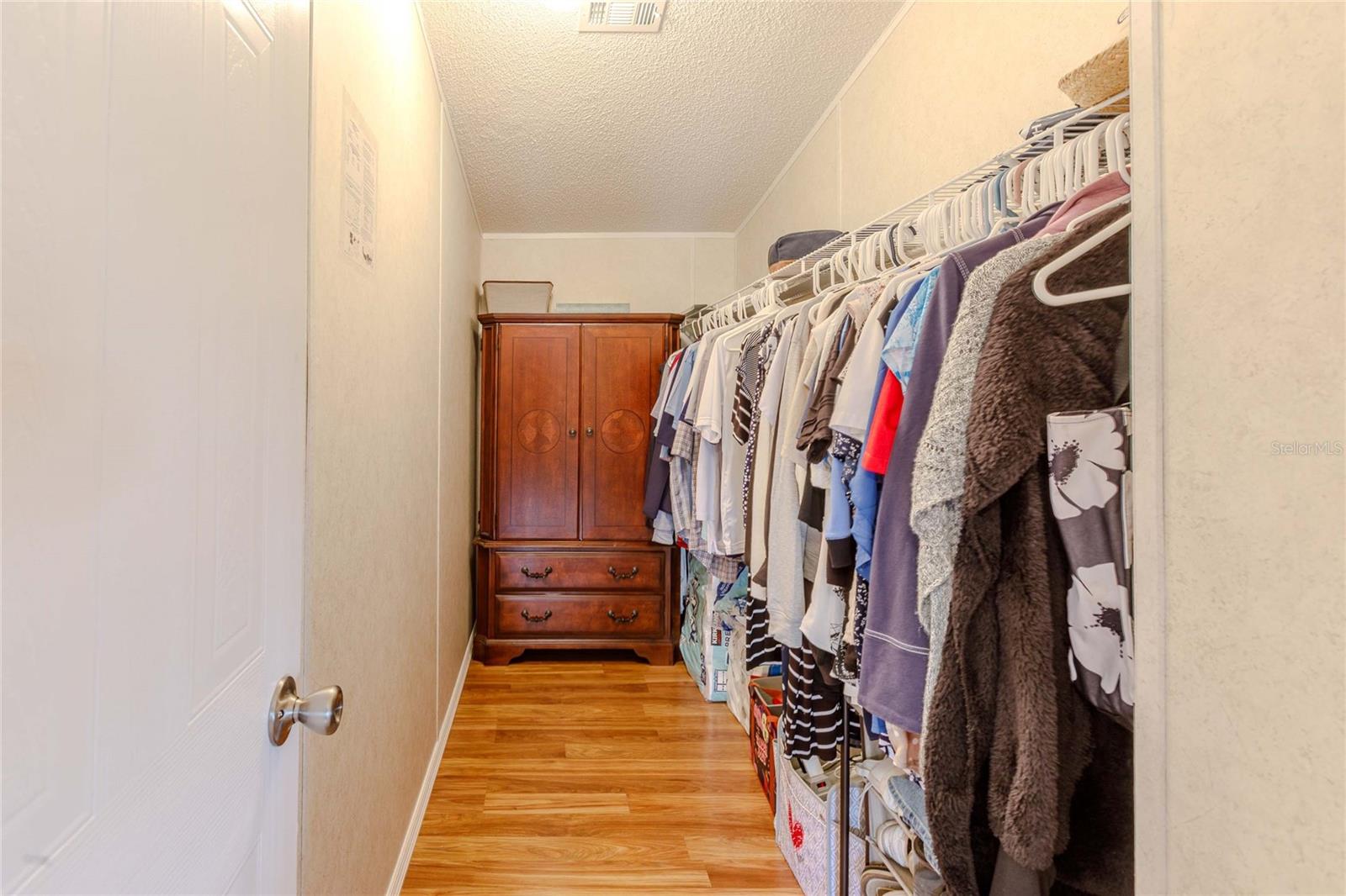 MAPLE LEAF ESTATE - Residential