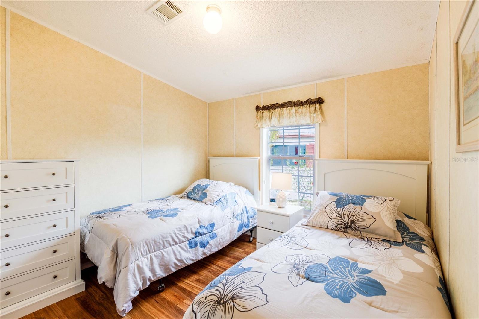 MAPLE LEAF ESTATE - Residential