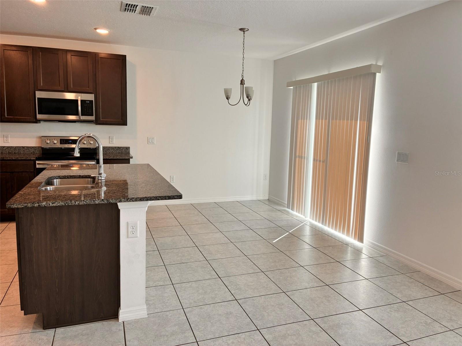 MALLORY SQUARE-PH 2 - Residential Lease