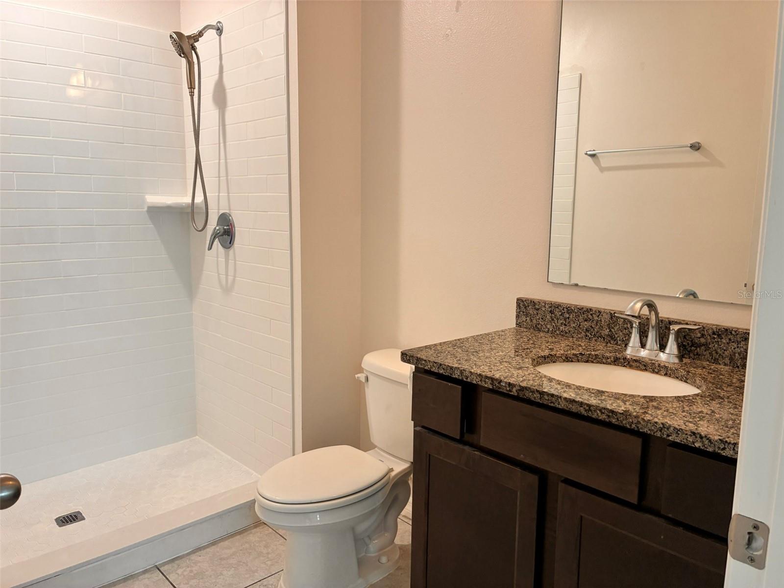 MALLORY SQUARE-PH 2 - Residential Lease